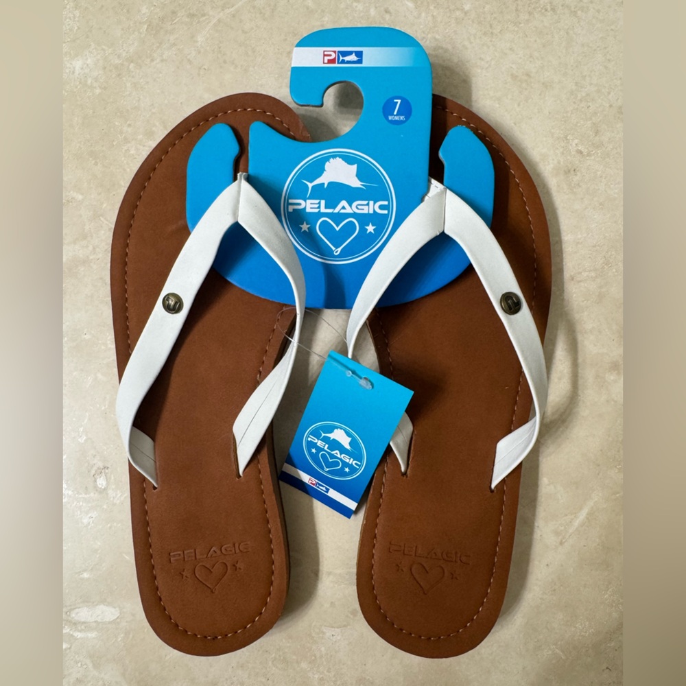 Pelagic Women’s Shoreside Sandal Flip Flops